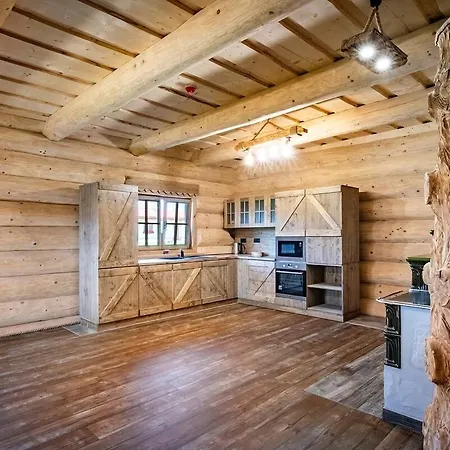 Zrub Sova Feriehus Važec