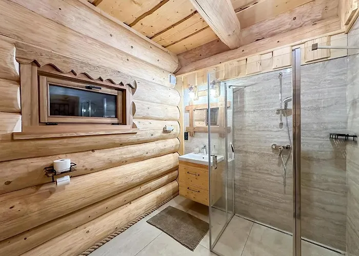 Semesterbostad Zrub Sova - - 3 Bedroom - 2 Bathroom *